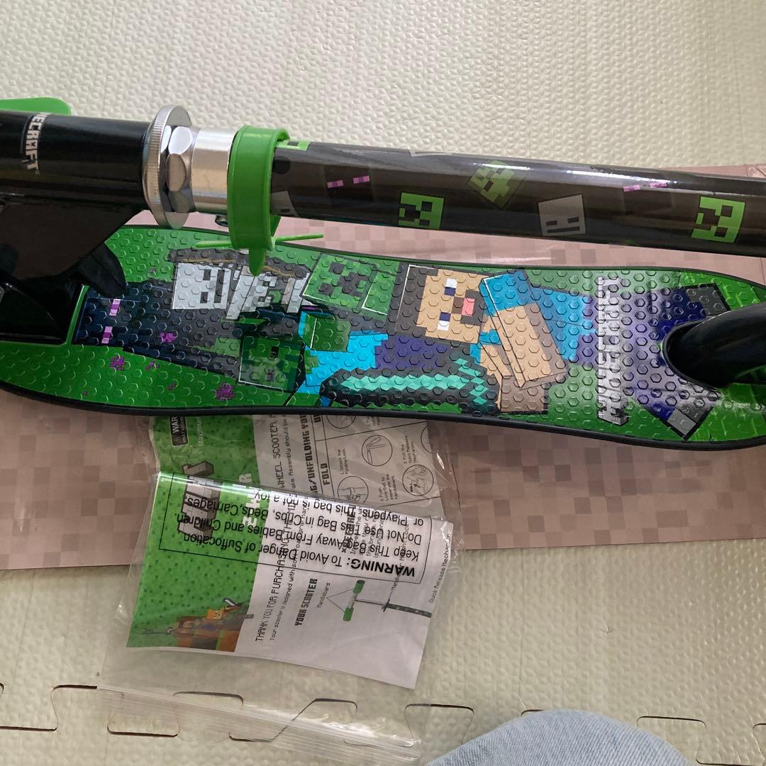 送料込み‼️ほぼ未使用‼️限定品‼️マインクラフト　光る‼️キッズスクーター