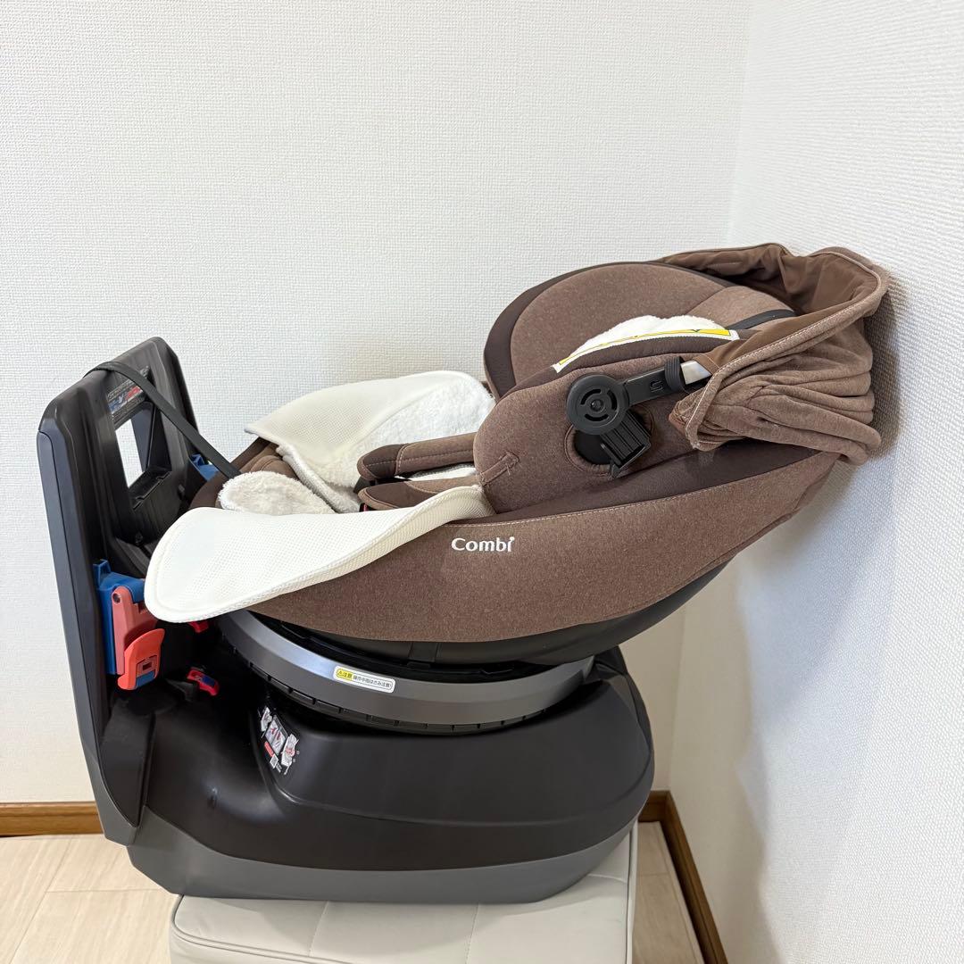 【極美品】Combi クルムーヴスマート 新生児〜 シートベルト固定式