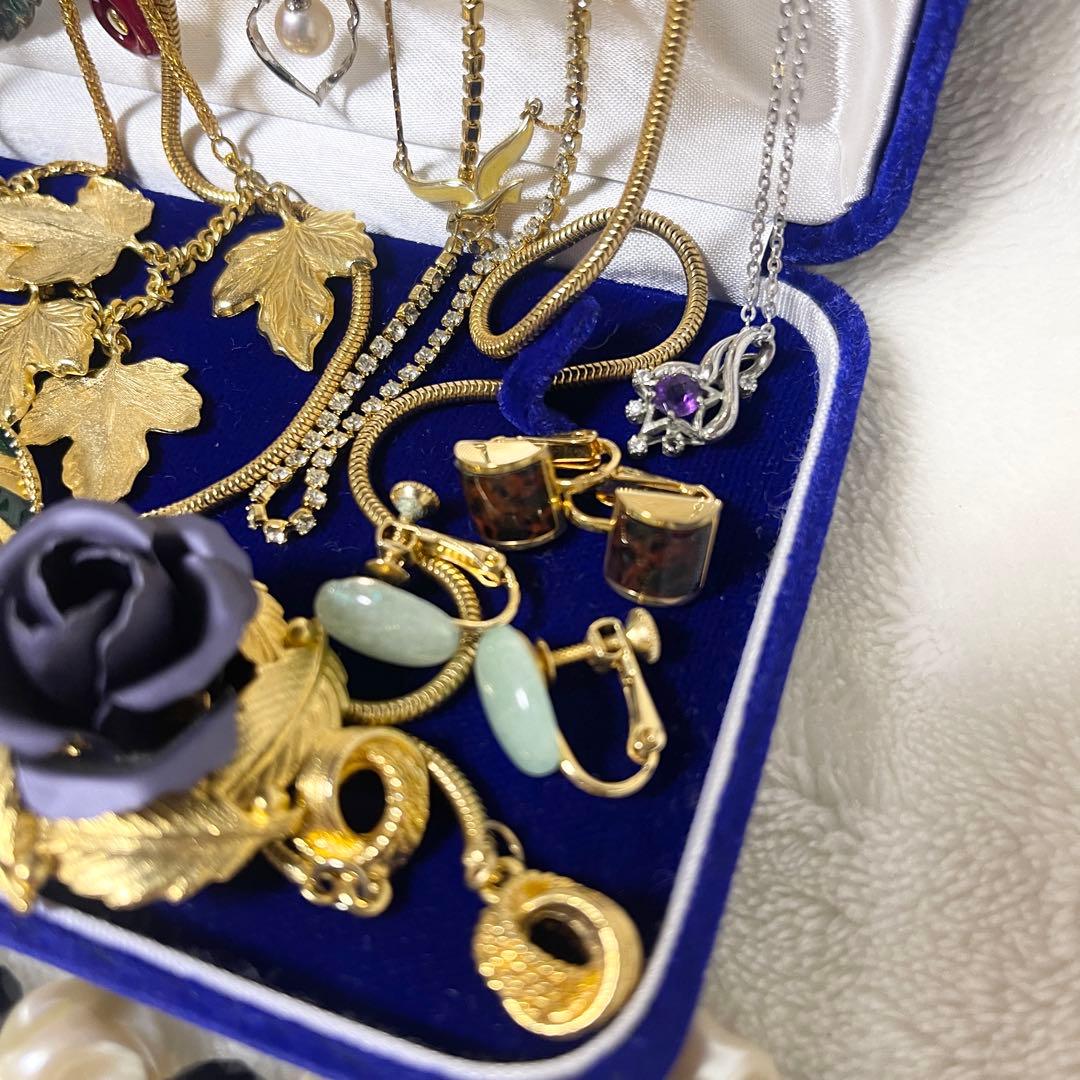 遺品整理 アクセサリー 大量 まとめ ヴィンテージ レトロ