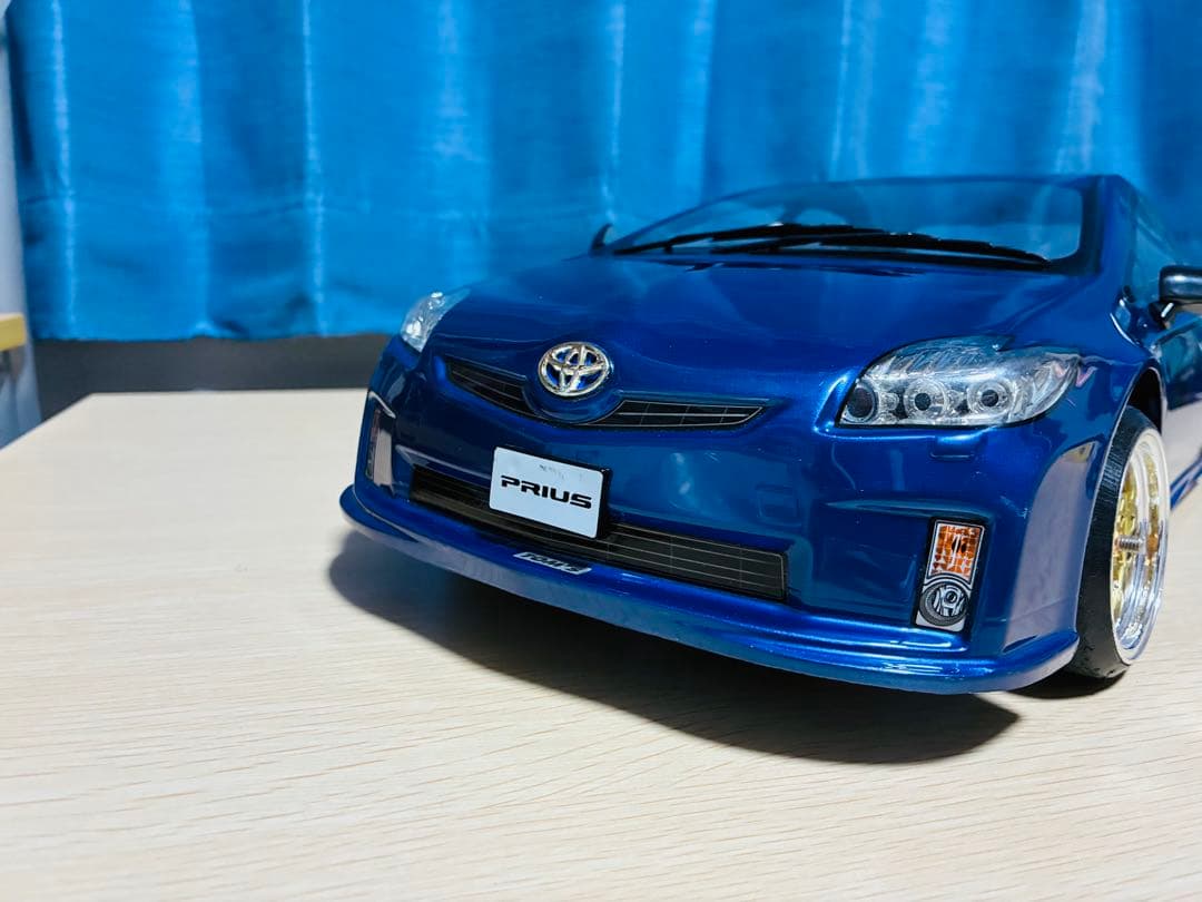 トヨタ プリウス 1/10スケール　ラジコン　ラジコンボディ