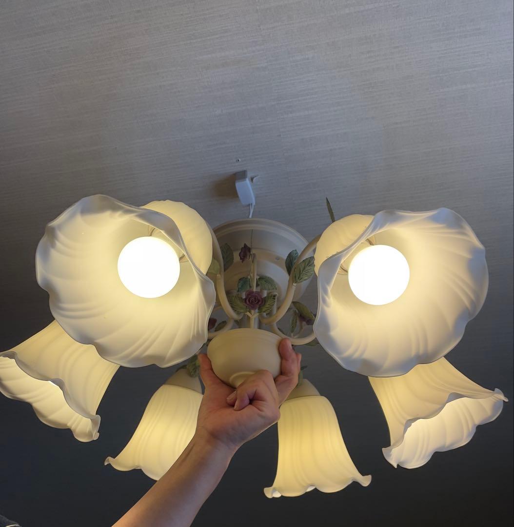 ホワイトフラワーシャンデリア 6灯