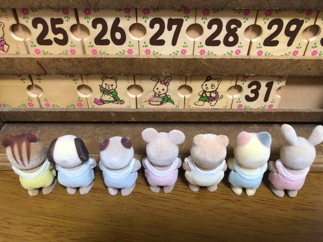 シルバニアファミリー　赤ちゃん付きカレンダー