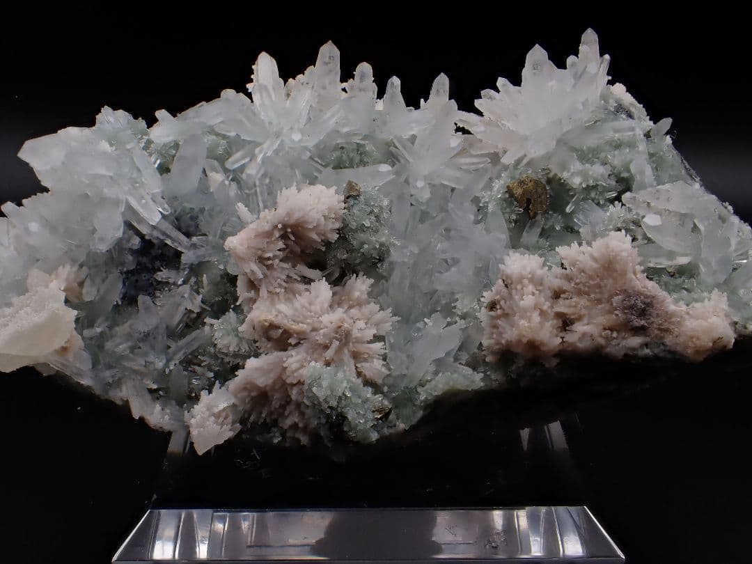 水晶クラスター ブルガリア産 - メルカリ