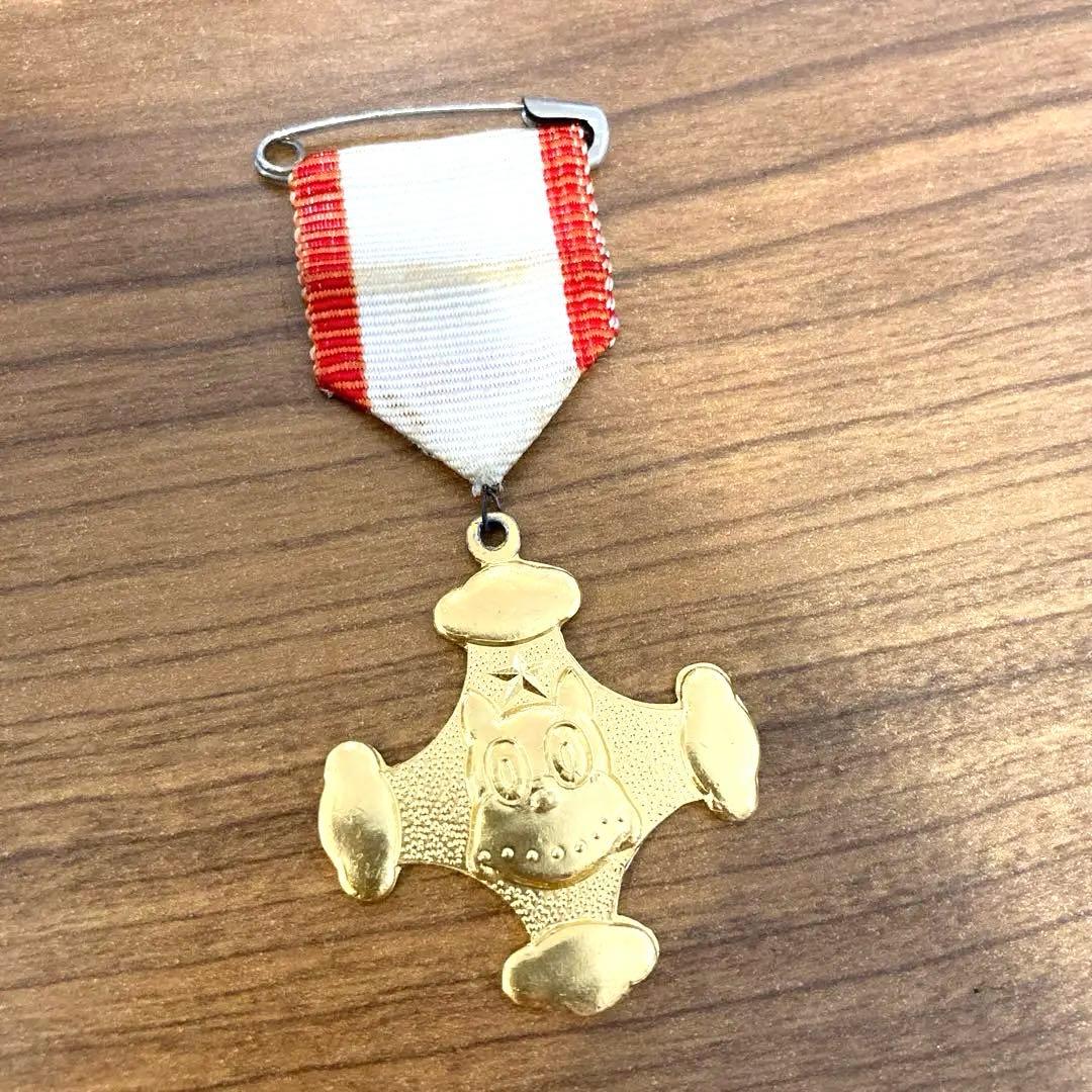 【非売品・レア】のらくろ　シスコ　ピンバッジ