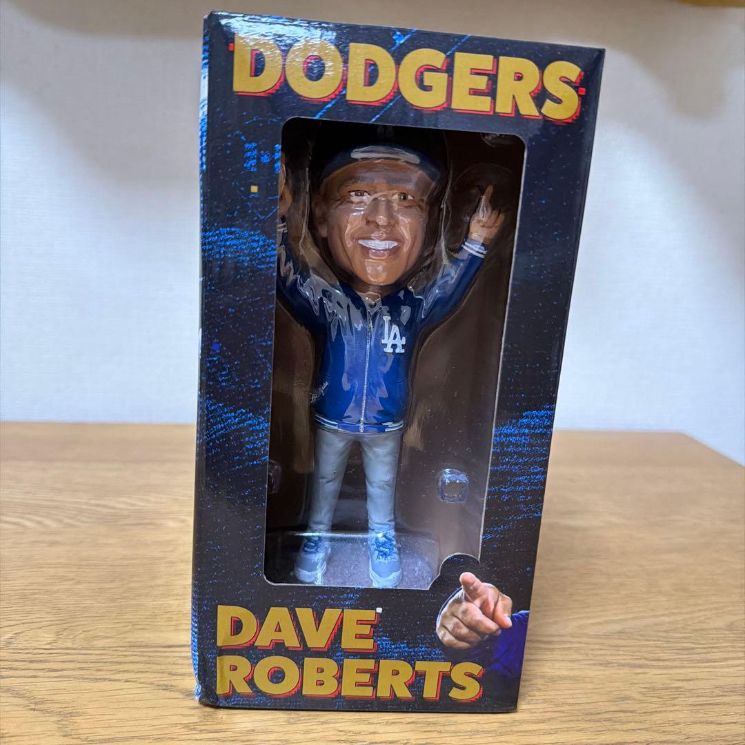 ドジャース Dave Roberts デイブ・ロバーツ監 ボブルヘッド - メルカリ