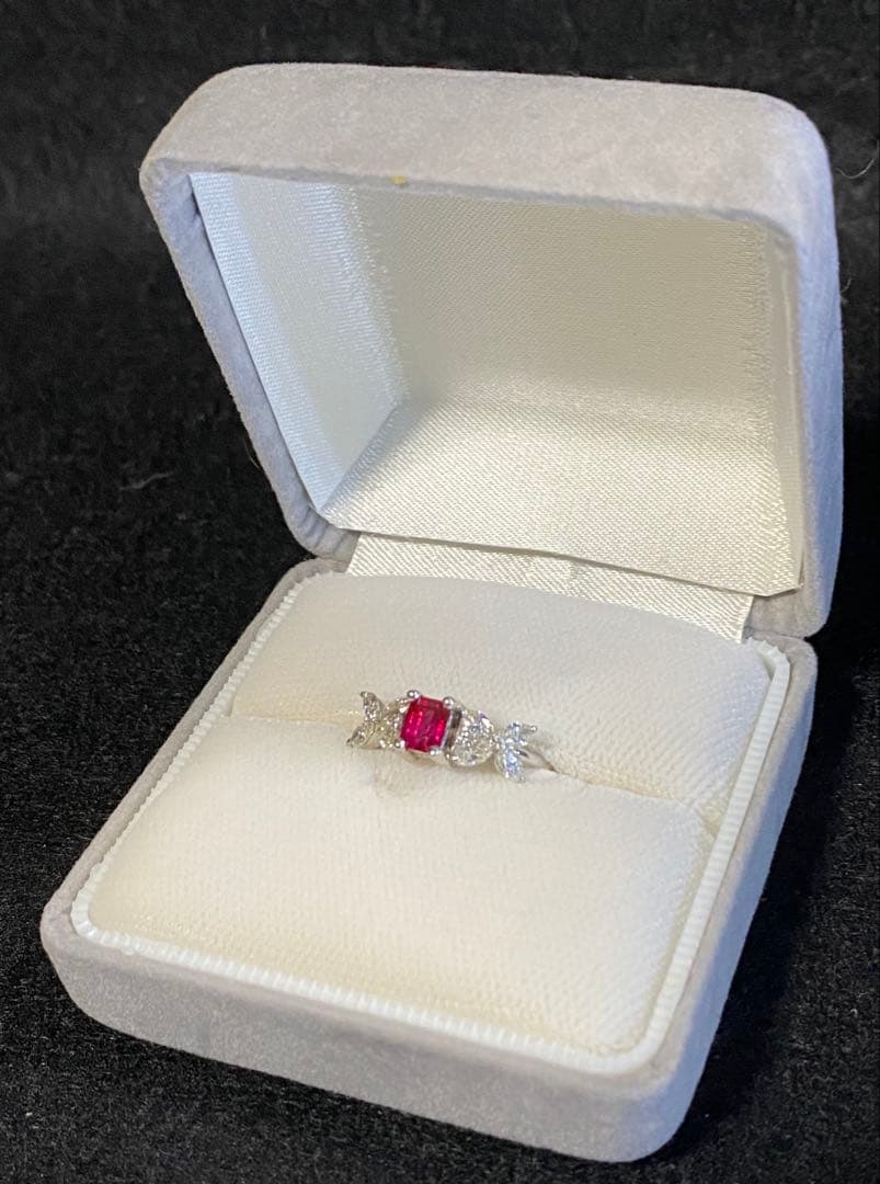 天然ルビー 天然ダイヤモンド プラチナ フラワーデザインリング 鑑別書付き