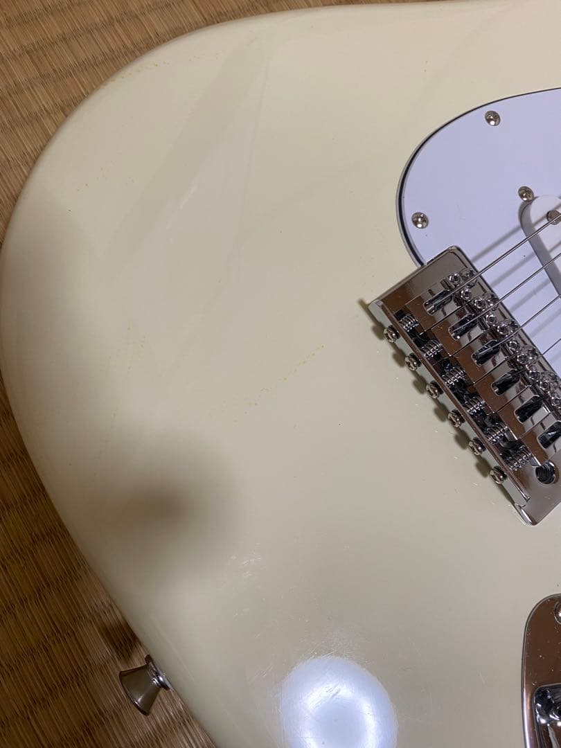 エレキギター アイボリー 3ピックアップ　その他道具全部セット。