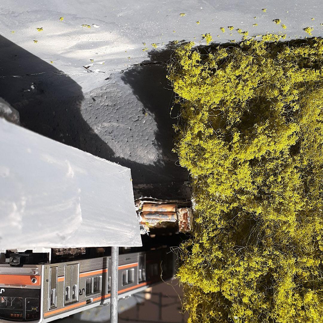 自作鉄道ジオラマ 掘割の中の街並み