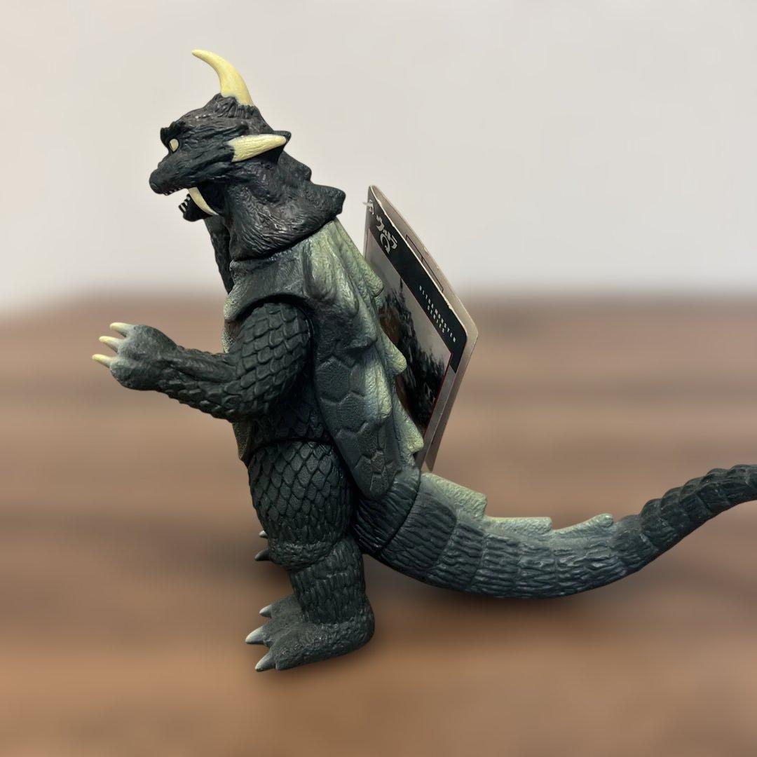 ゴジラ ダークグリーン 可動式フィギュア - メルカリ