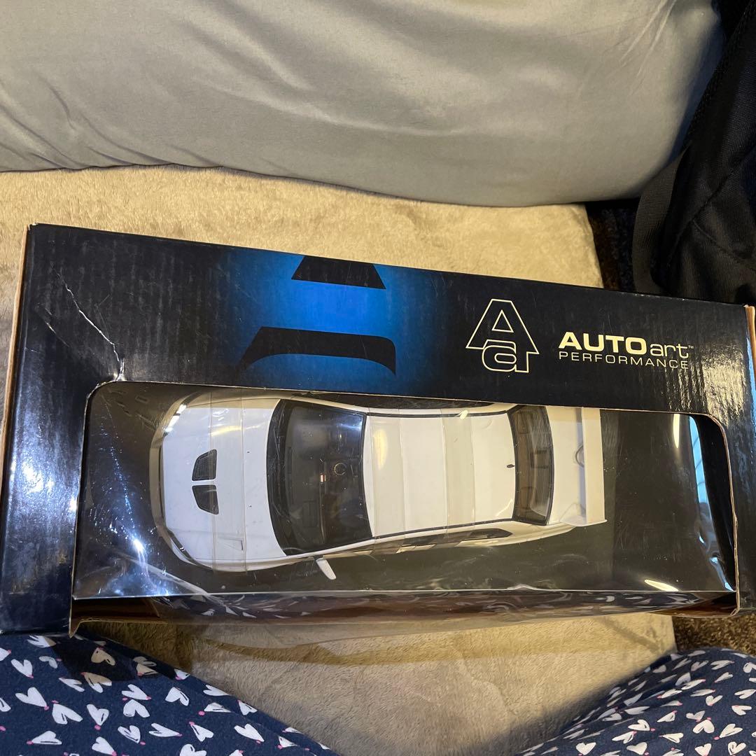 AUTOart Lancer Evolution 1:18 ホワイト