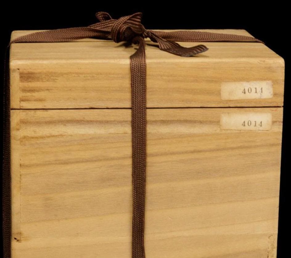 初代柳海剛 高麗青磁 象嵌菊文瓢箪花瓶 高台内に描き銘 共箱