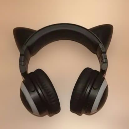 ✨希少✨Brookstone 8色に光る！ネコ耳ワイヤレスヘッドフォン