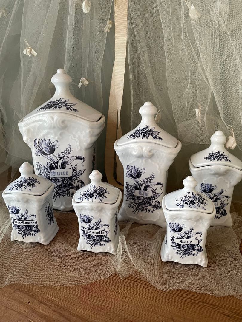 カップ＆ソーサー2個とミルクポットのセット 手描き オランダの風景