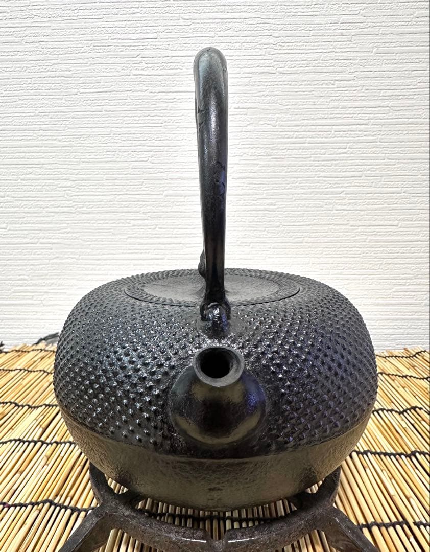 美品　南部伝統工芸士 及川寛治作真作保証１５型姥口アラレ　伊藤 みよこ様売約済み