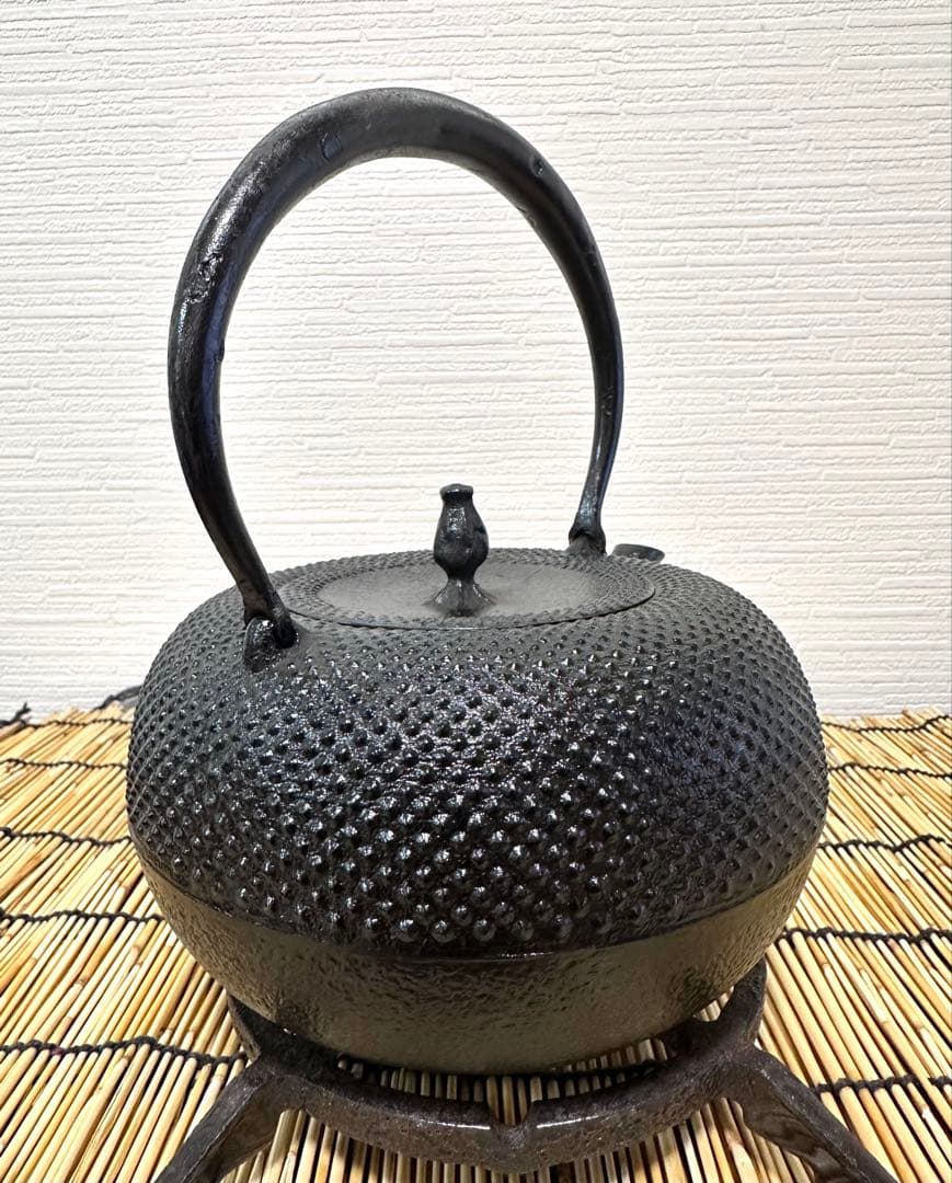 美品　南部伝統工芸士 及川寛治作真作保証１５型姥口アラレ　伊藤 みよこ様売約済み