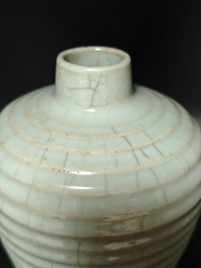 明時代青磁龍泉窯弦紋花瓶龍泉窯明官窯物元箱付き(E-10)