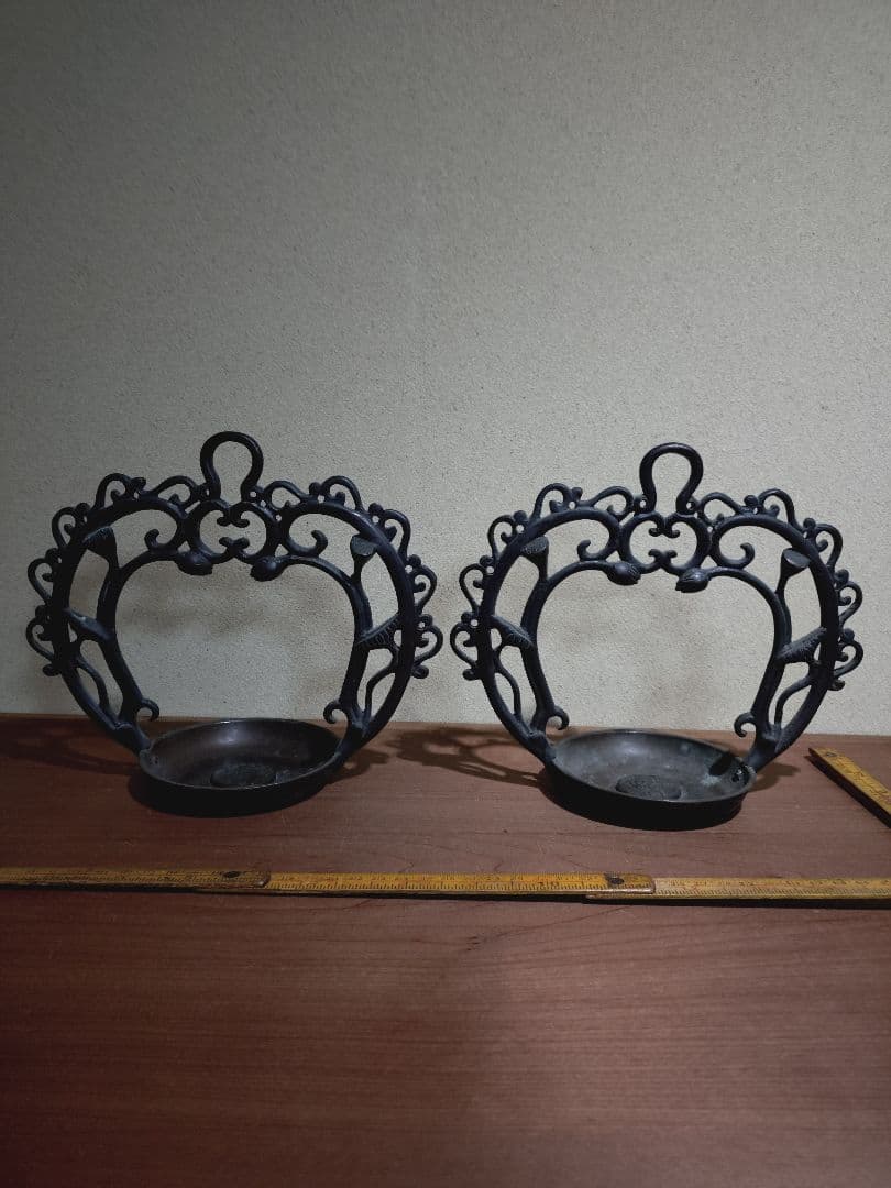 銅製 吊るし 蓮弁紋 灯火器一対 花器 花入れ 古道具 古民具 行燈 行火 灯明 銅製 吊るし 蓮弁紋 灯火器一対 花器 花入れ 古道具 古民具 行