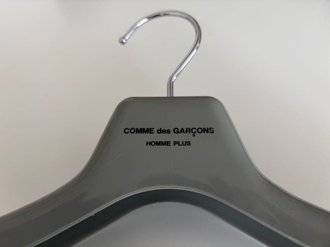 COMME des GARCONSのハンガー（メンズx合計8本）