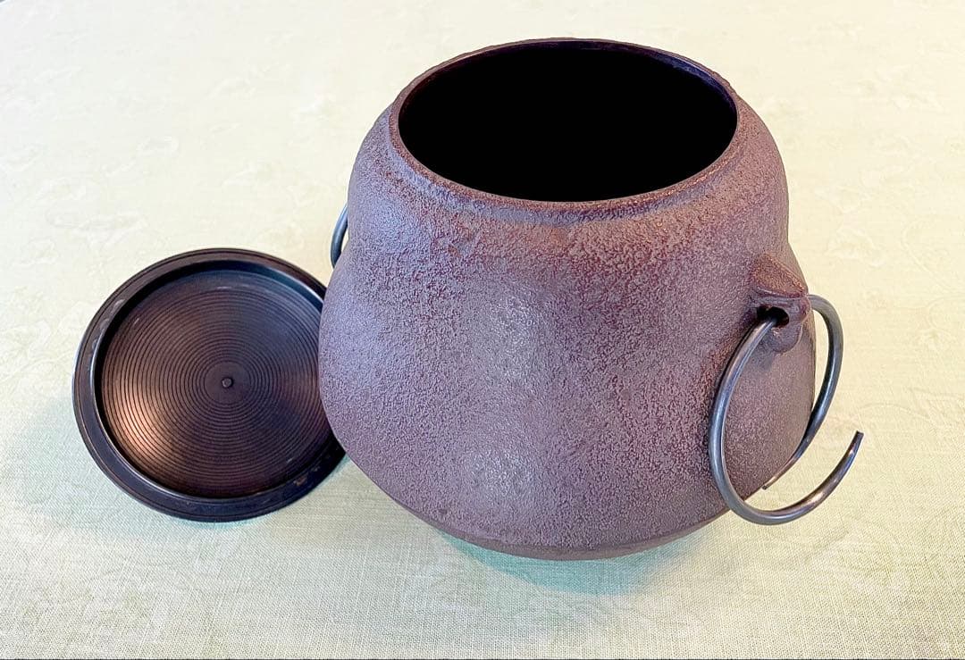 鉄製 四角形 鉄瓶 彫刻あり 龍文堂造