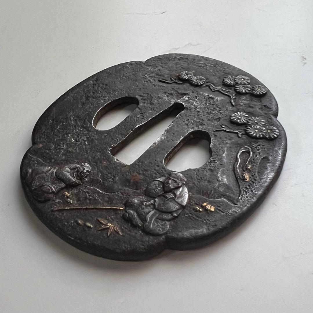 刀装具 鍔（つば） 彫金細工 風景図 鉄製 アンティーク