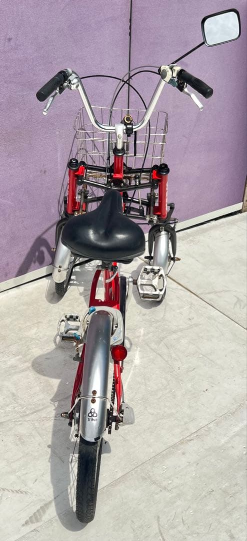 Trike 社 ユニバーサルトライク赤い三輪車