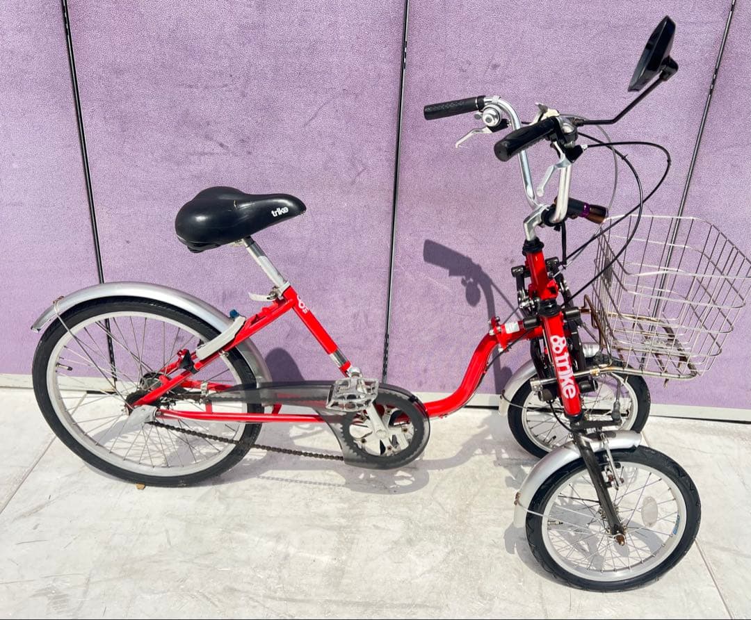 Trike 社 ユニバーサルトライク赤い三輪車