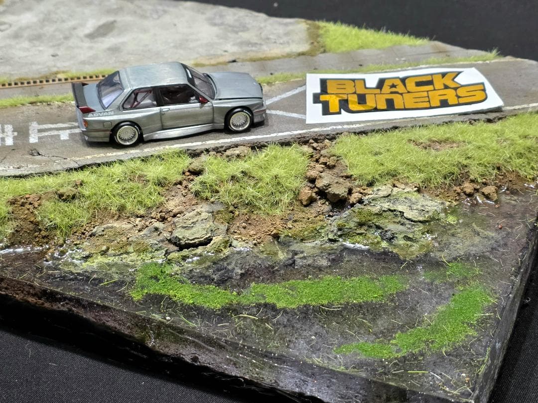 カスタム 現実的の駐車場 ジオラマ 1:64