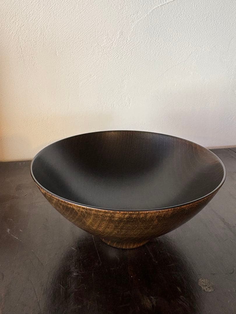 会津若松の漆芸家、冨樫孝男さんの黒拭漆広口椀