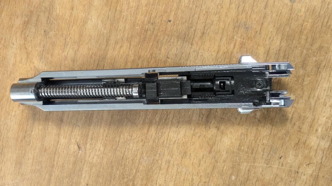 東京マルイ M92F クロームステンレス　付属完備　ガスブローバック　18才