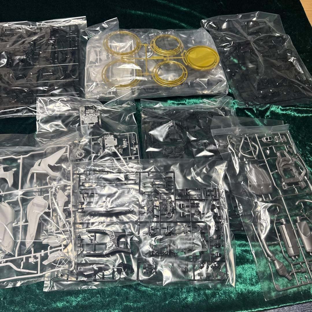 【未組立Honda CRF1000L Africa Twin 1/6