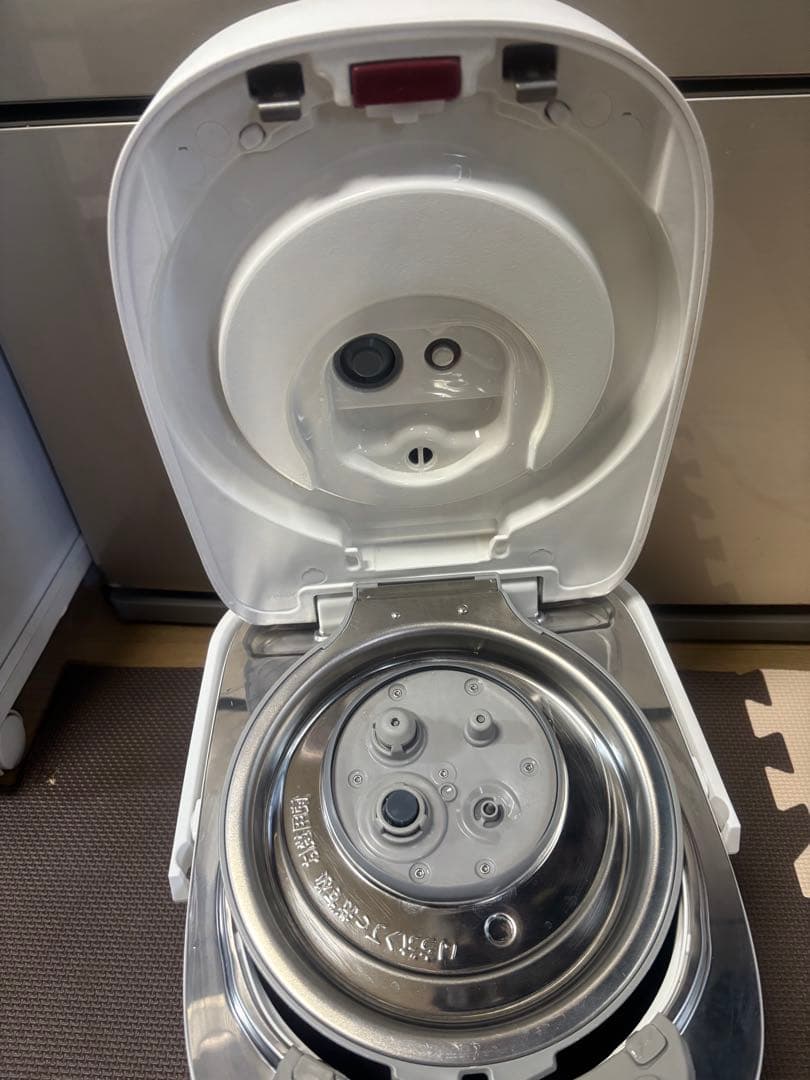 [倉庫処分セール]パナソニック おどり炊き 圧力SR-W10A -24年製