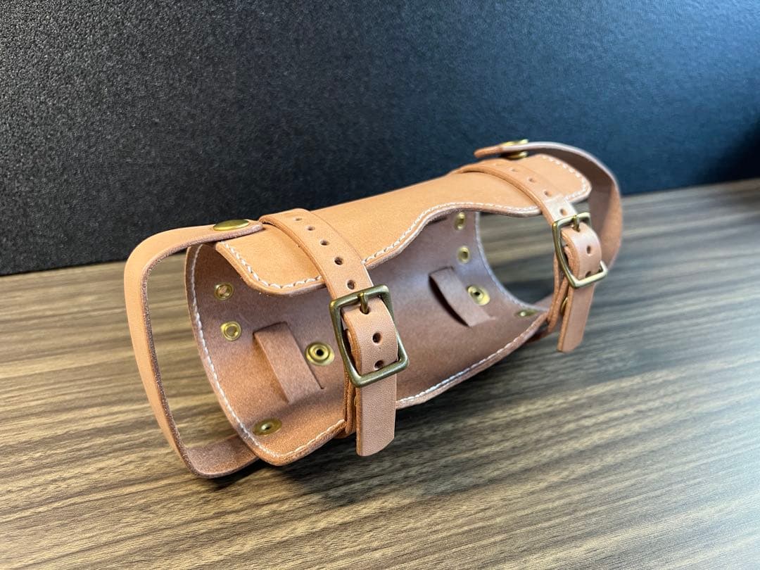 昭南皮革製フューエルボトルホルダーバイクガソリン携行缶燃料タンク携行缶