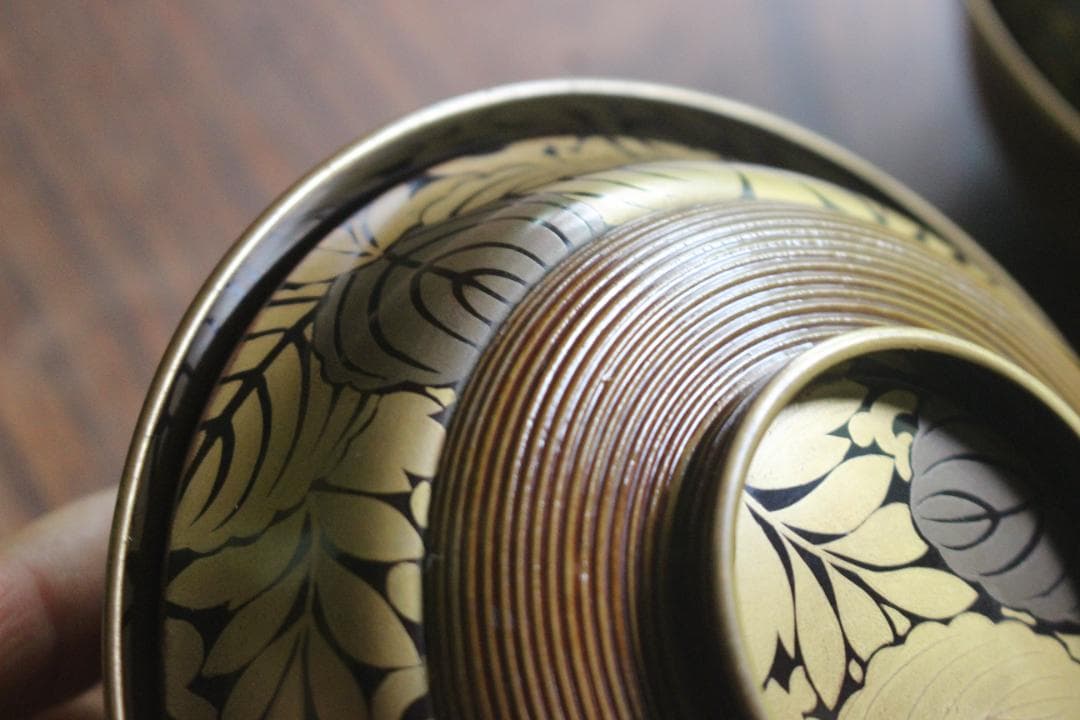 時代逸品！風情ある千筋糸目に極上桐花蒔絵の映えるお椀2