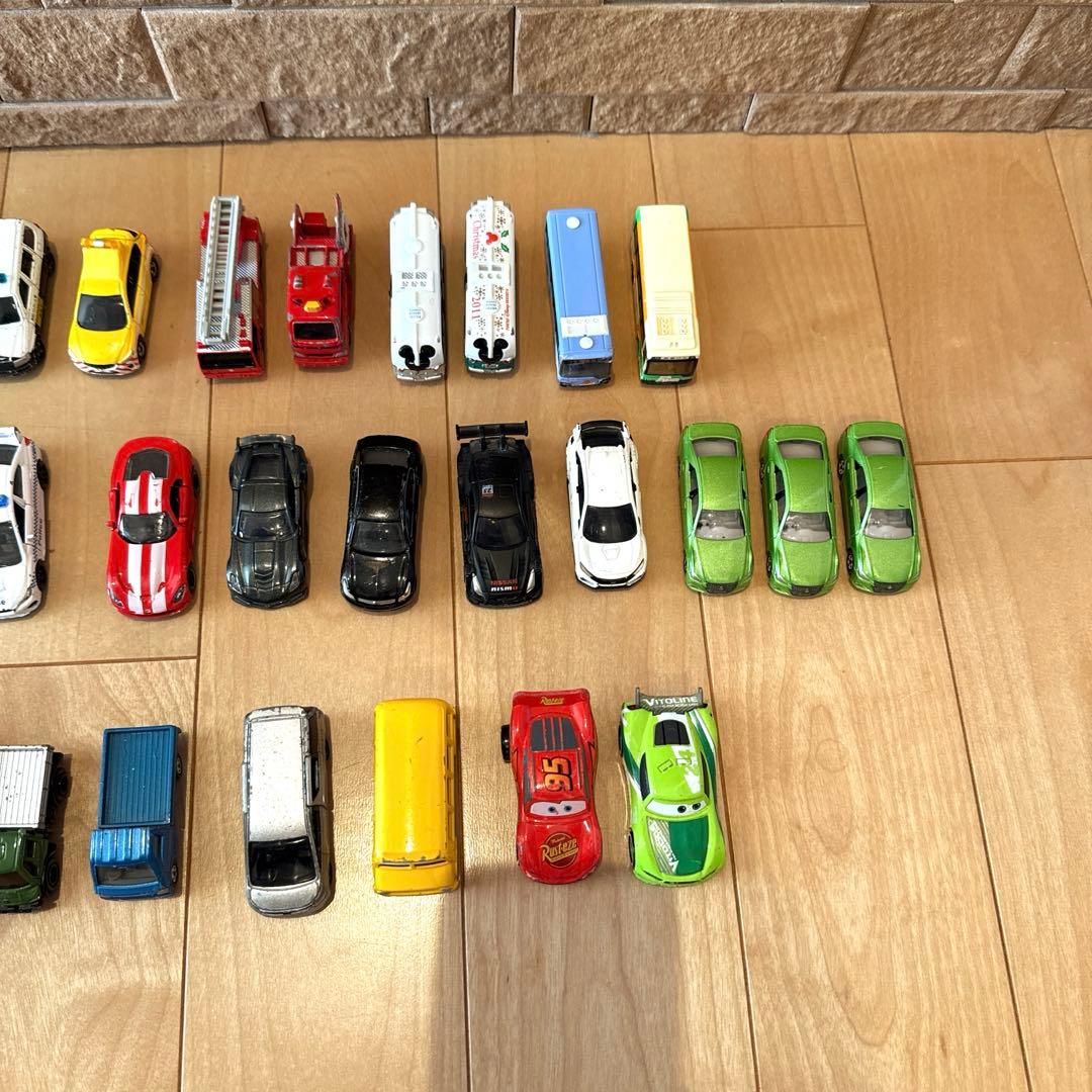 トミカ ミニカー まとめ売り 52台