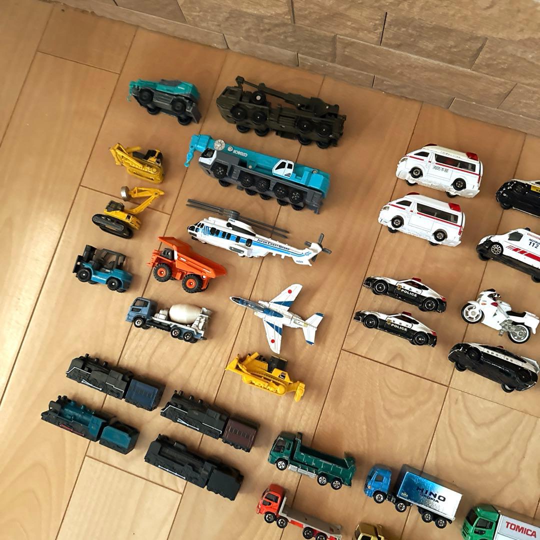トミカ ミニカー まとめ売り 52台