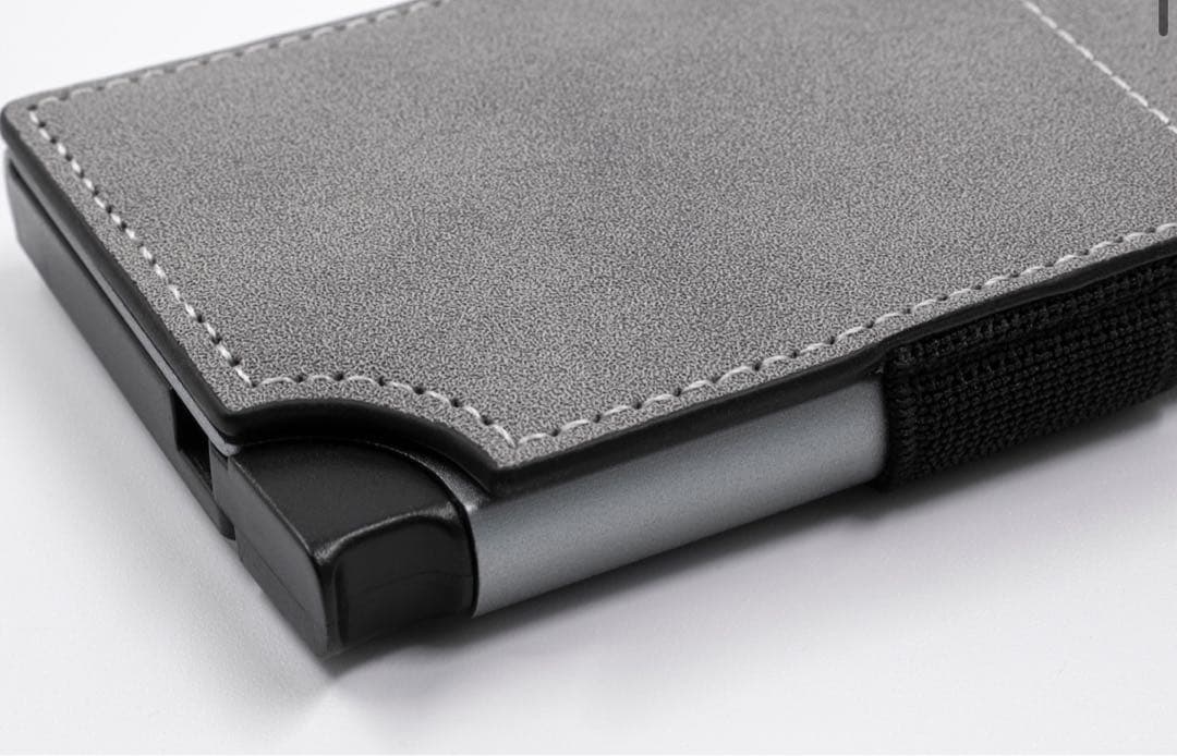 <未使用>ミニマリストのためのカードケース【Wally Carta】 未使用>ミニマリストのためのカードケース【Wally Carta】