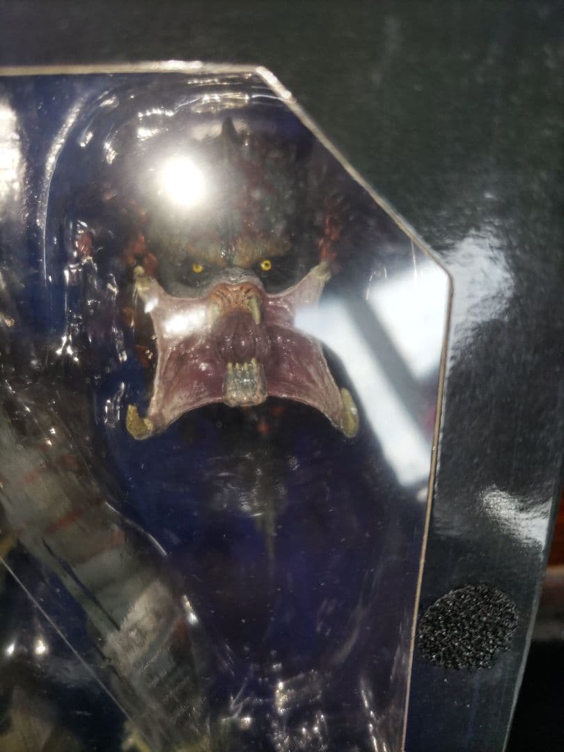 タ*ウ様 未開封品　NECA ネカ　アーマードアサシンプレデター　プレデターバッ