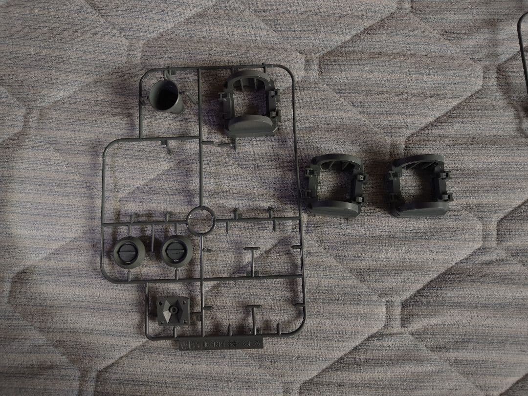 超大幅値下げ済！HGUC1/144 NZ-999 ネオ・ジオング　一部組み立て済