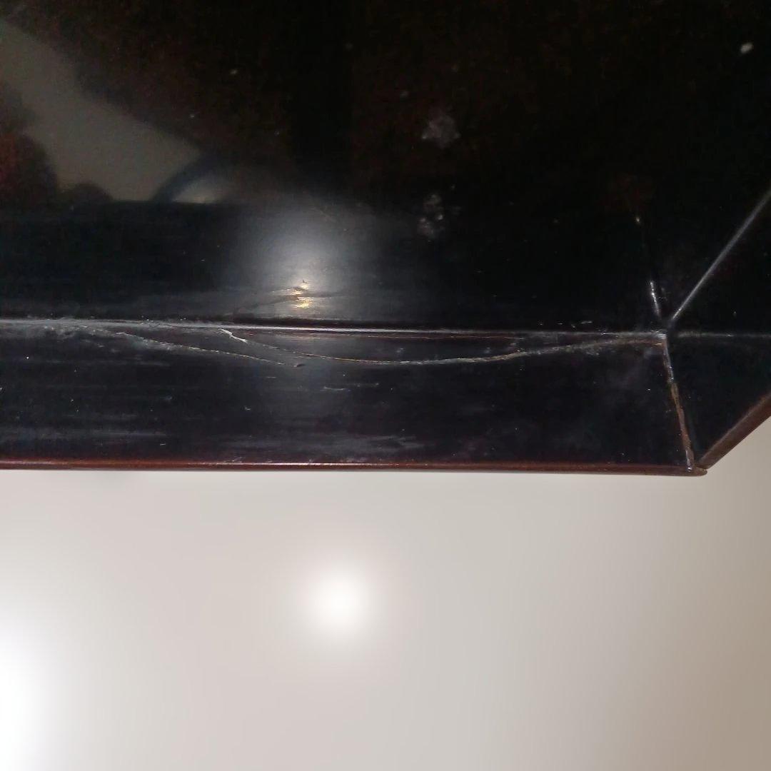 お茶道具、茶箱、銀漆花紋、輪島塗。蓋に補修の後あり、最後に、