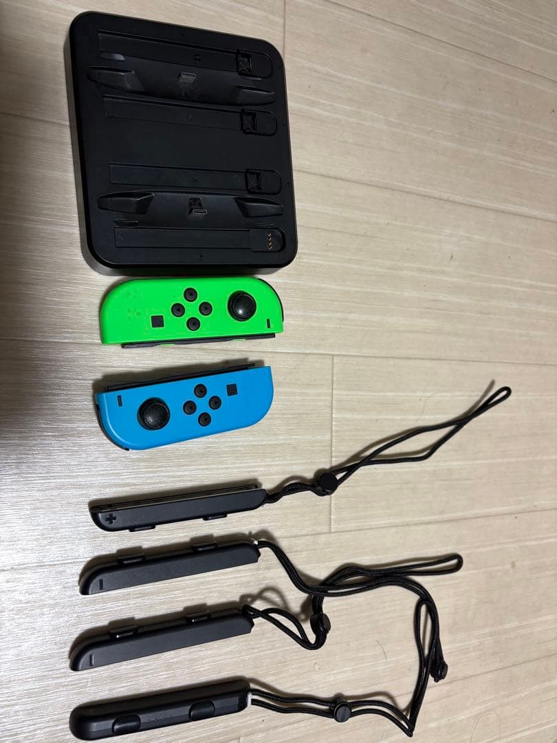 ⭕️最速発送⭕️Nintendo Switch 本体 付属品付き　箱無しジョイコン有