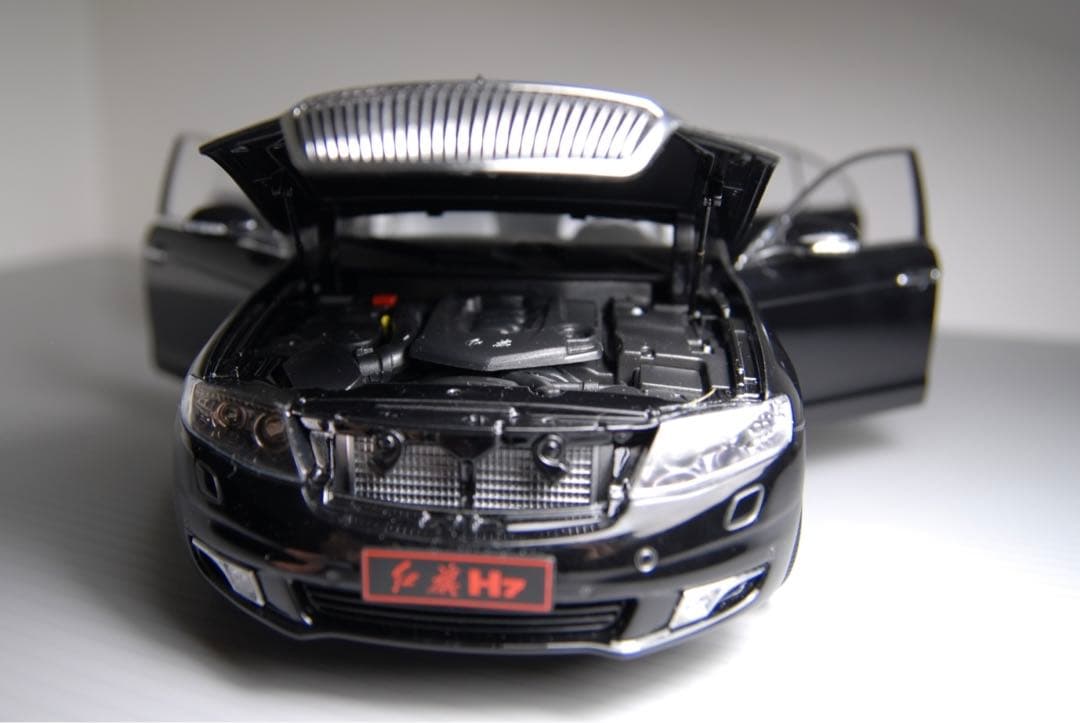 紅旗 H7 1/18 ミニカー 第一汽車 ホンチー