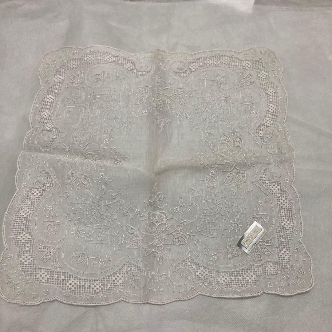 未使用シール付 SWATOW（スワトウ）刺繍ハンカチ - メルカリ