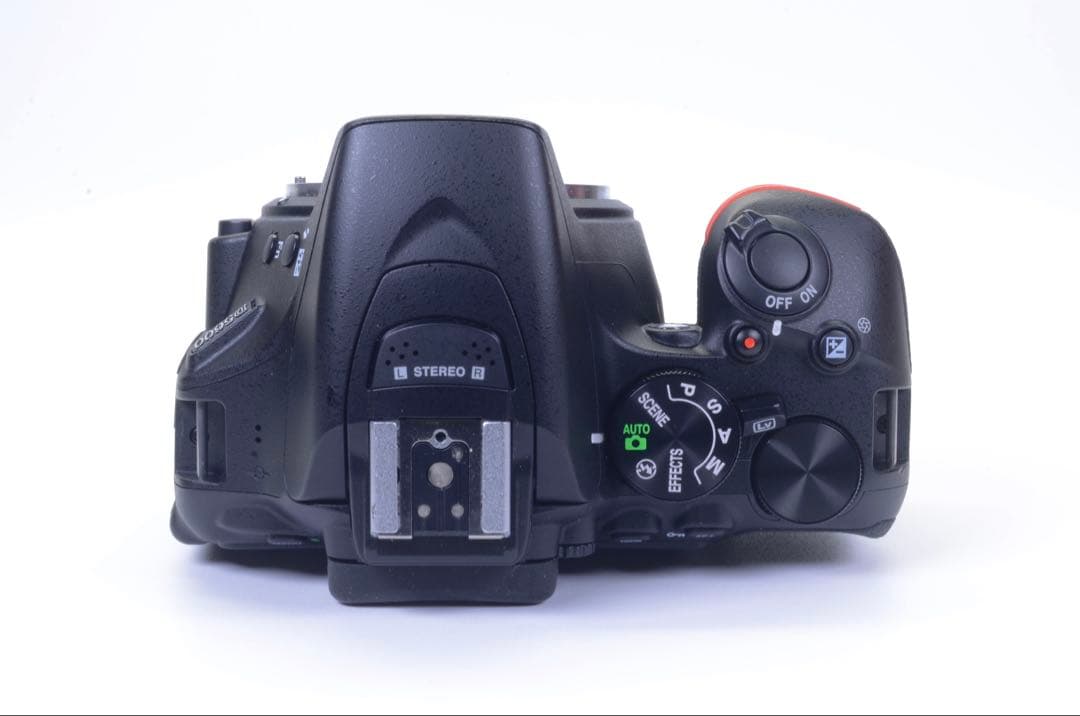 ショット数極少 838枚！】 D5600 レンズセット／動作良好