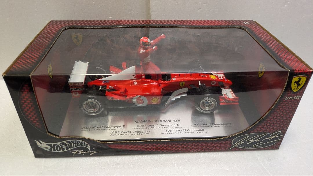 限定 HW 1/18 Ferrari F-2002 #1 Schumacher