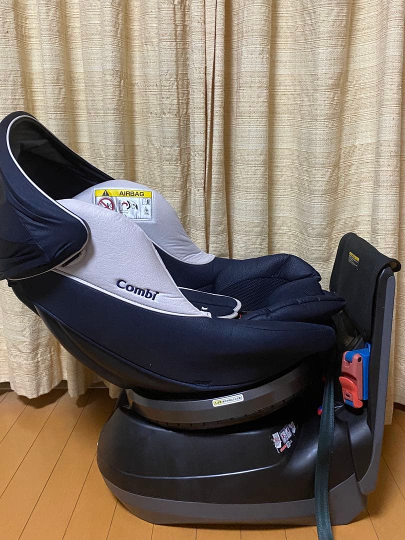 極美品　コンビ クルムーヴ シンプライト トイザらス限定 チャイルドシート