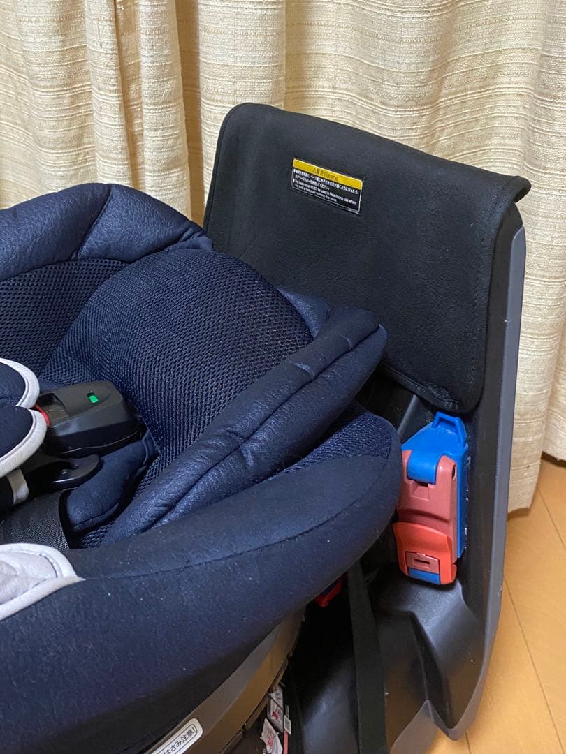 極美品　コンビ クルムーヴ シンプライト トイザらス限定 チャイルドシート