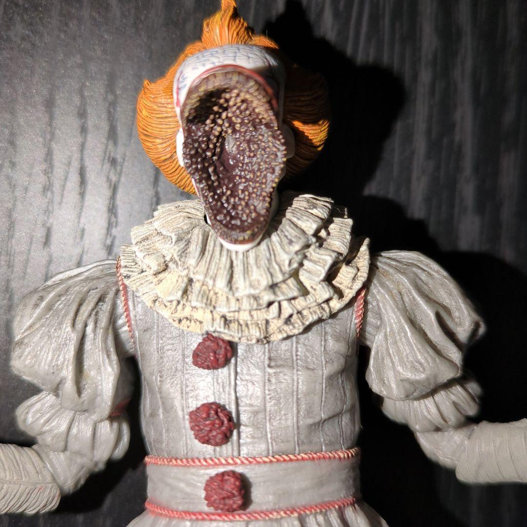 ペニーワイズネカフィギュア