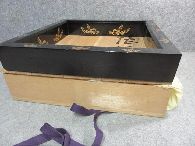 輪島塗寺尾宗光作黒塗蒔絵菊五三桐文炉縁共箱付き [B23896] 寺尾宗光作