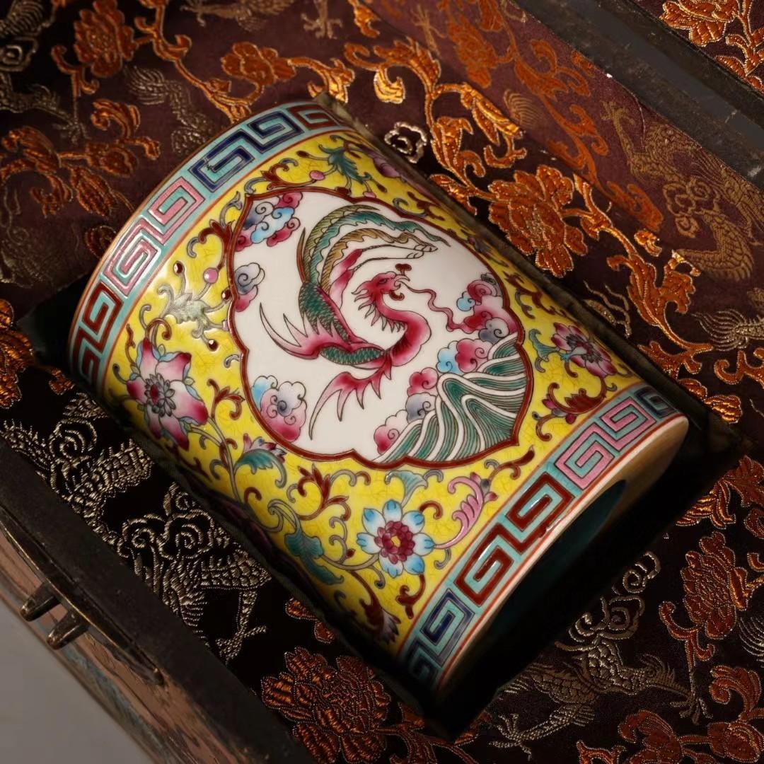 中国古美術・珍蔵珐琅彩粉彩陶磁器のペン立・書道品・純手描き・