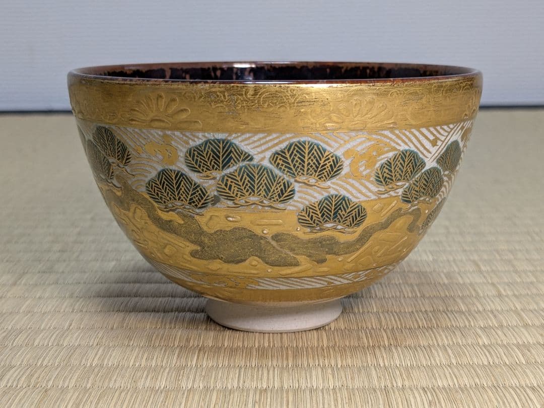 上作】色絵古渡水波に老松画茶碗 清閑寺窯 杉田祥平 京焼